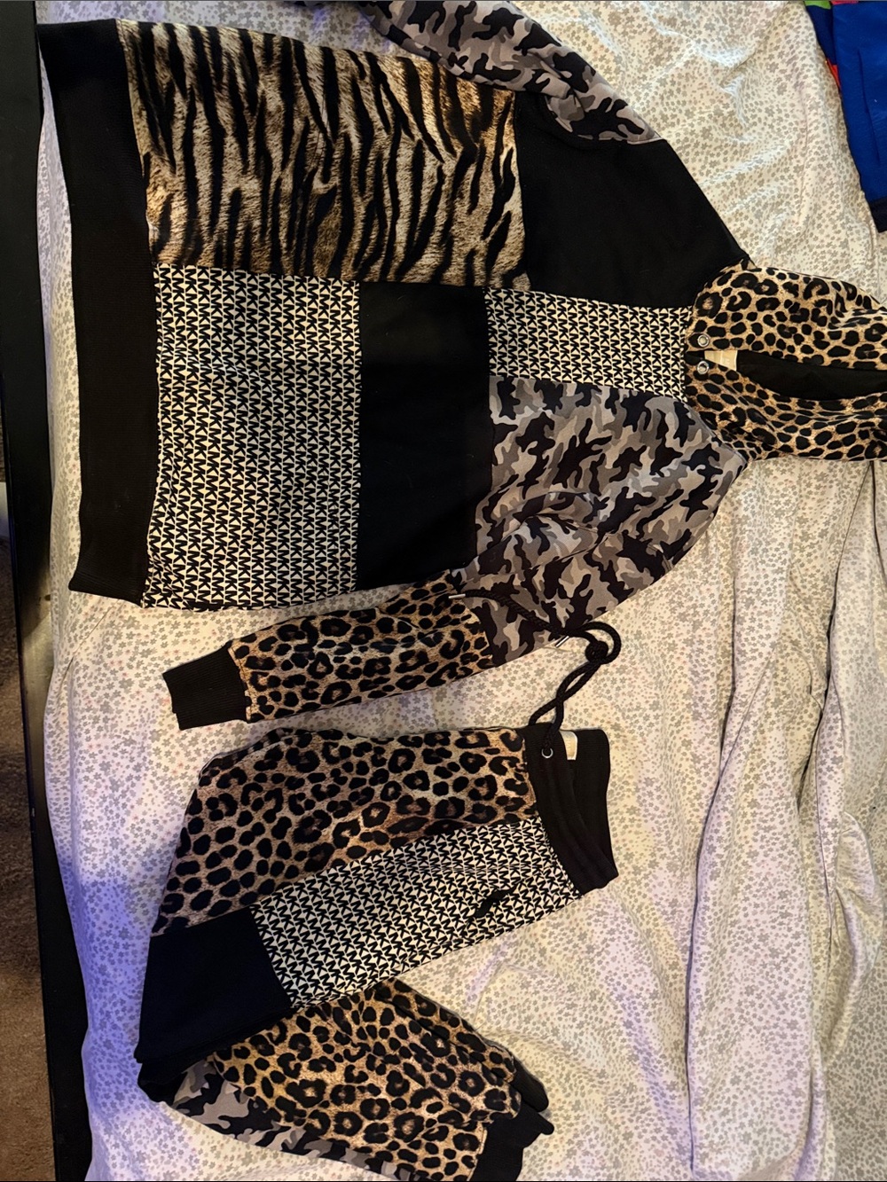 Michael Kors multiprint sweatset - Picture 3 of 3